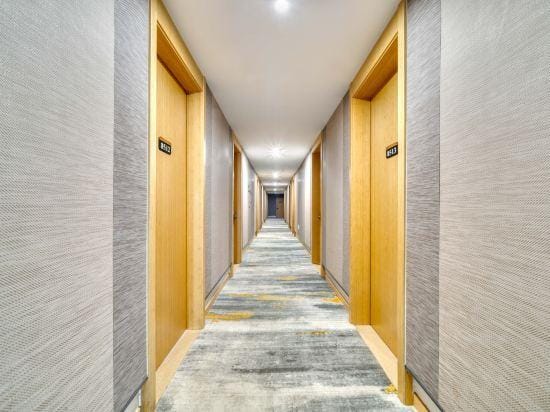 Fairyland Hotel (Tiantai New City Plaza) Hotel in Zhejiang