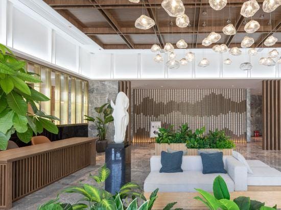 Qingmu Platinum Hotel (Nanjing Xinjiekou Subway Station Youyi Square) Hotel in Nanjing