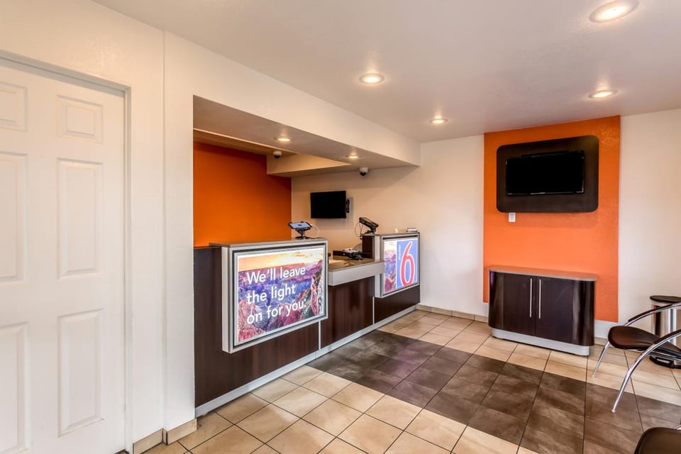 Shared lounge/TV area