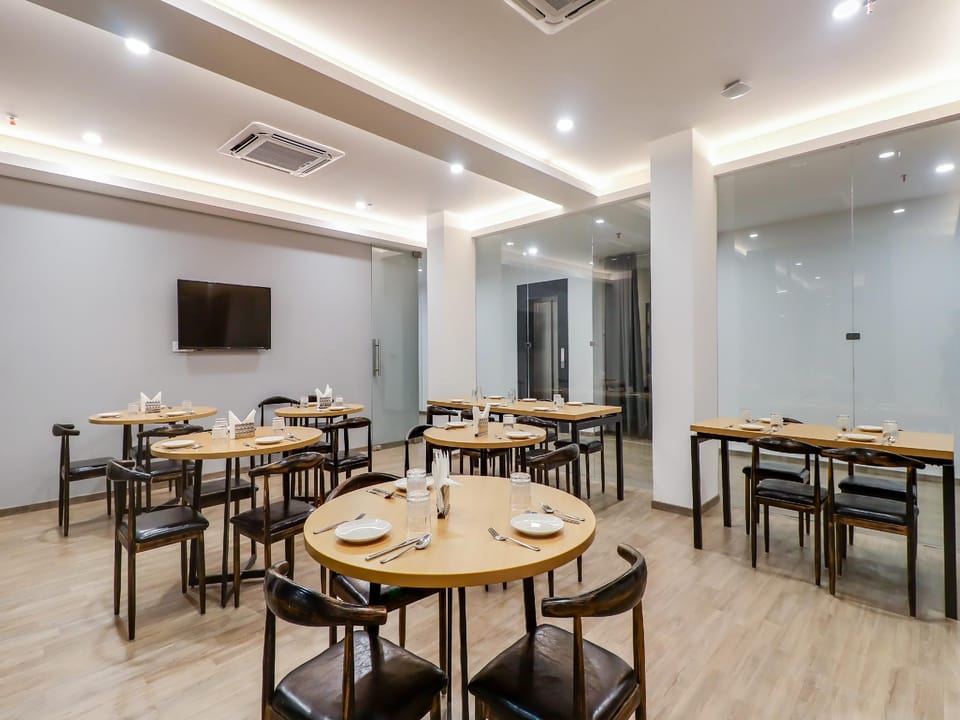 Super Townhouse Jashn Hotel in Lucknow