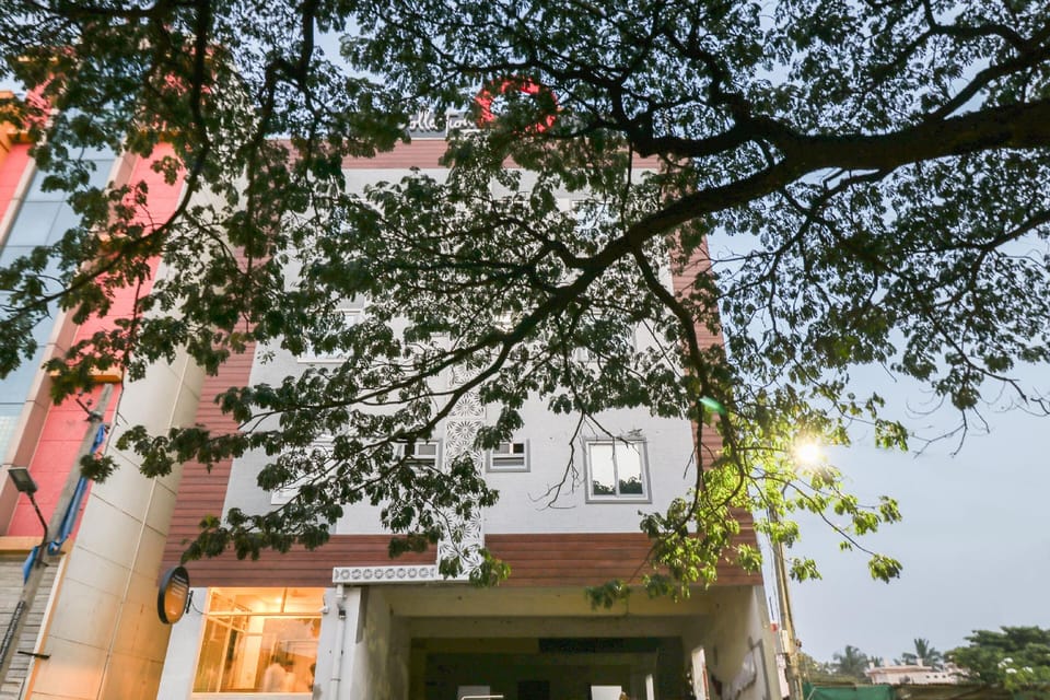 Hotel O IRA Sathyajyothi Comfort Hotel in Bengaluru