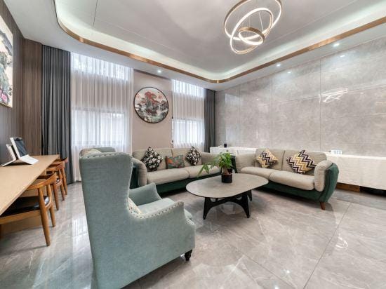 Baole Orange Light Luxury Hotel (Shanghai Qibao Subway Station) Hotel in Shanghai