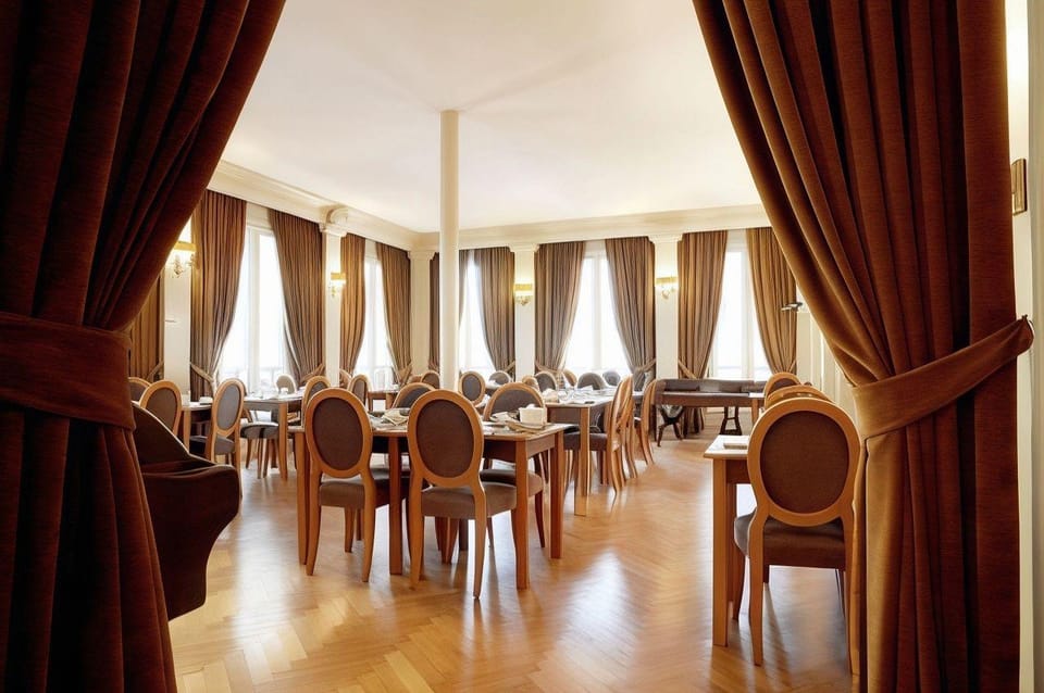 New Hotel Le Quai - Vieux Port Hotel in Marseille