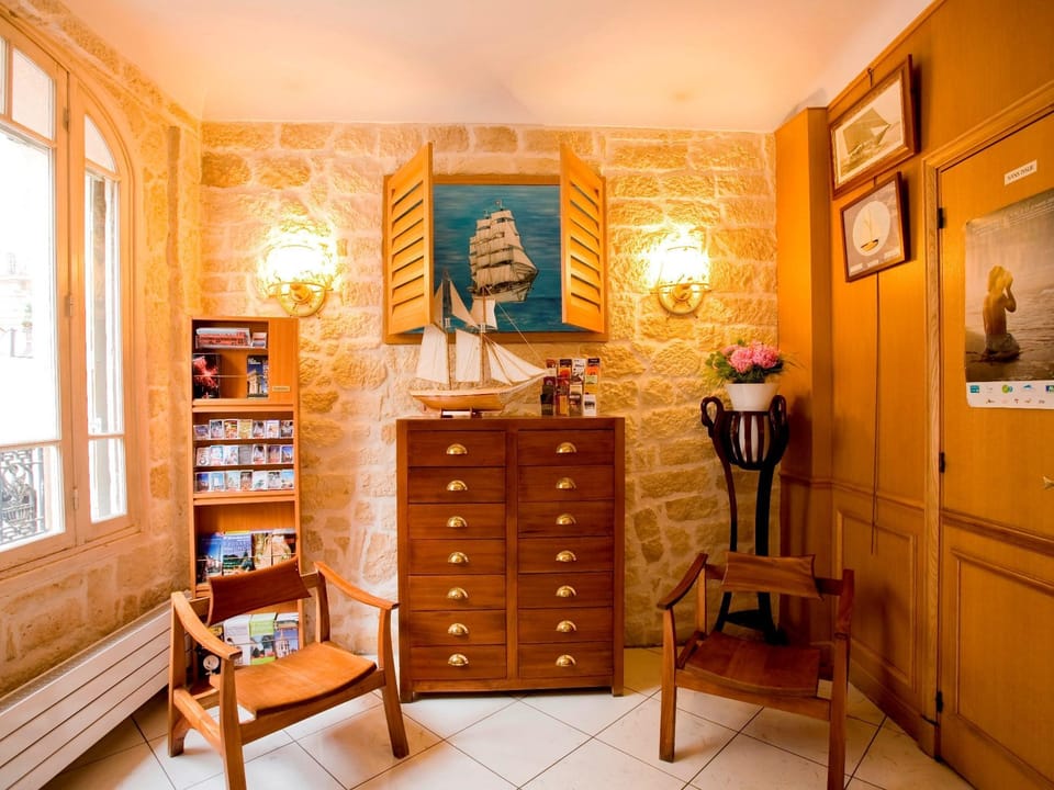 Hotel Amiral Hotel in Paris