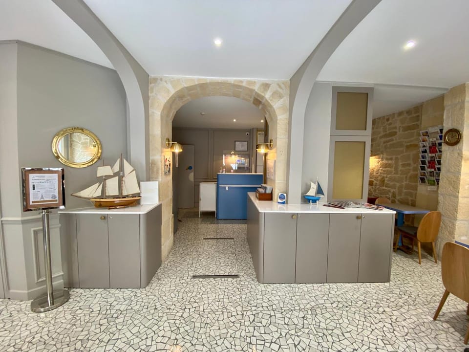 Hotel Amiral Hotel in Paris
