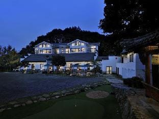Golden Phoenix Wutongyuan Guesthouse Hotel in Zhejiang