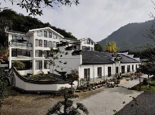 Golden Phoenix Wutongyuan Guesthouse Hotel in Zhejiang