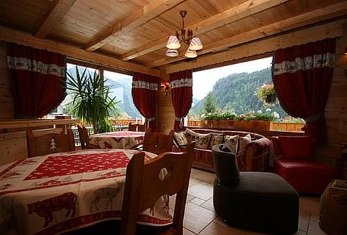 Le Castellan Hotel in Châtel