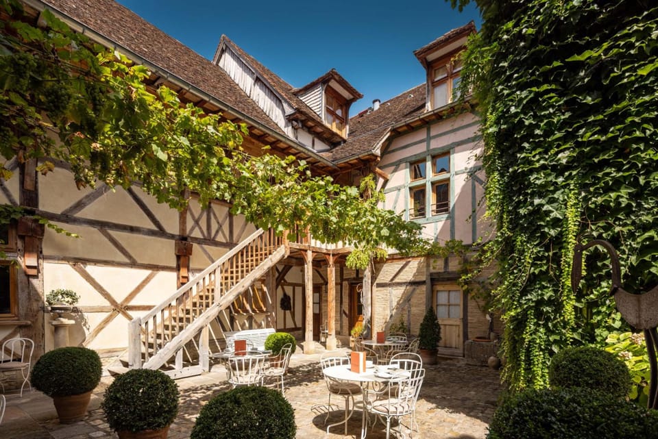 Le Champ des Oiseaux Hotel & Spa Hotel in Troyes