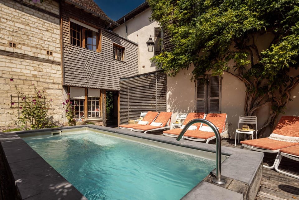 Le Champ des Oiseaux Hotel & Spa Hotel in Troyes