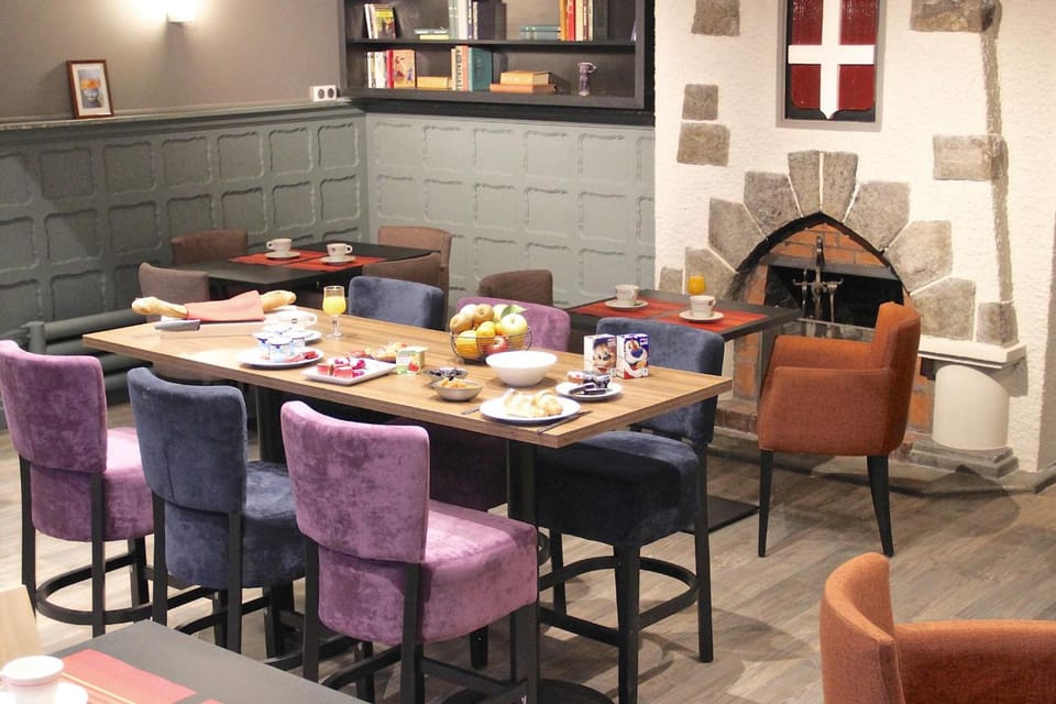 Hotel Thonon Centre Le Comte Rouge Hotel in Thonon-les-Bains