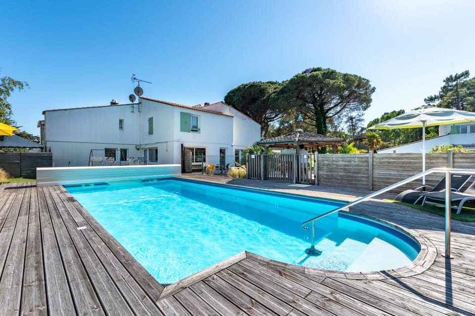 Hotel Le Parasol Hotel in Nouvelle-Aquitaine
