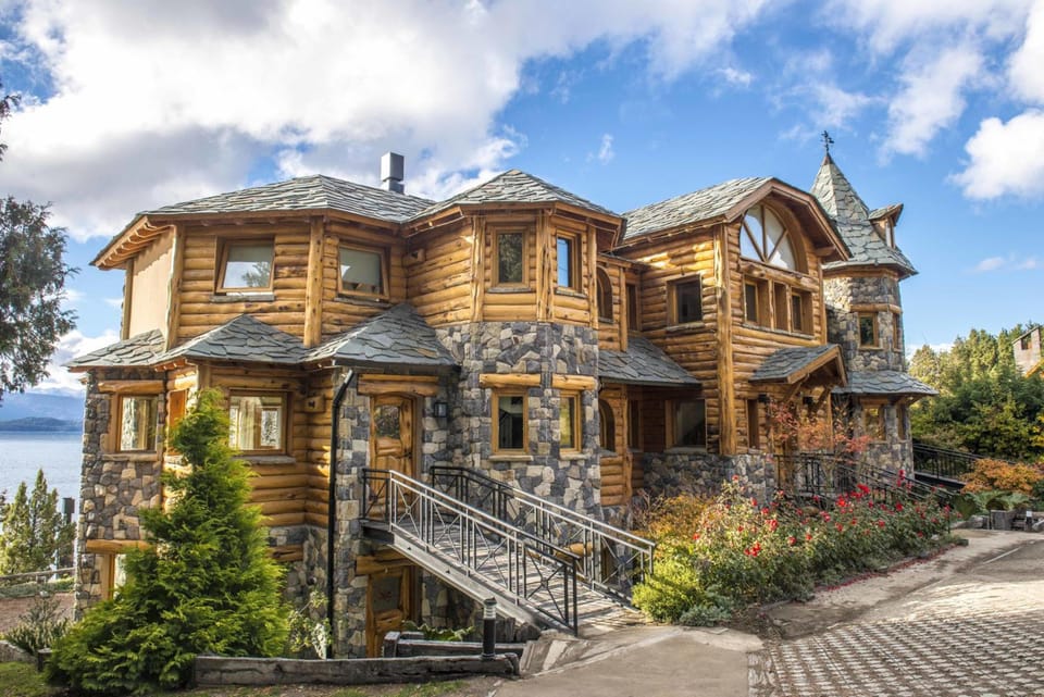 Lirolay Suites - Apart Hotel Hotel in San Carlos Bariloche
