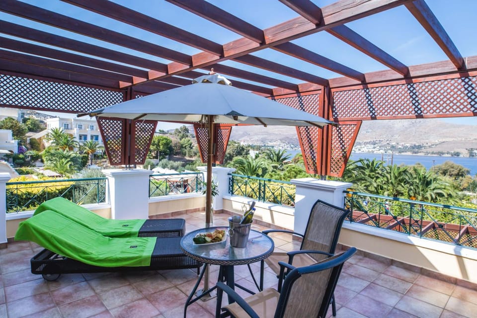 Crithoni's Paradise Hotel Hotel in Decentralized Administration of the Aegean
