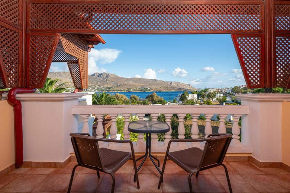 Crithoni's Paradise Hotel Hotel in Decentralized Administration of the Aegean