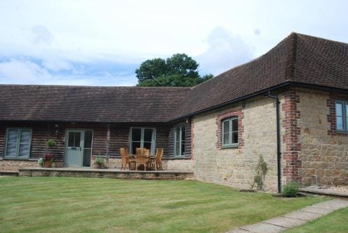 Cowdray Holiday Cottages Lodge in Chichester District