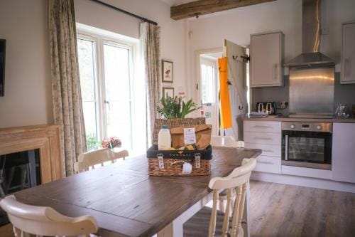 Cowdray Holiday Cottages Lodge in Chichester District