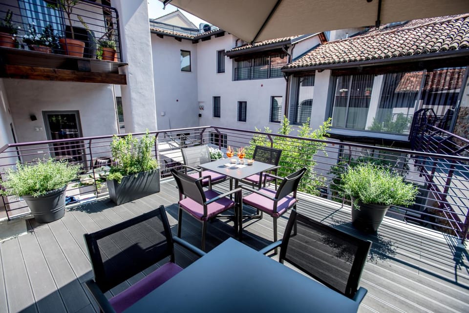 Uve Rooms & Wine Bar Hotel in La Morra