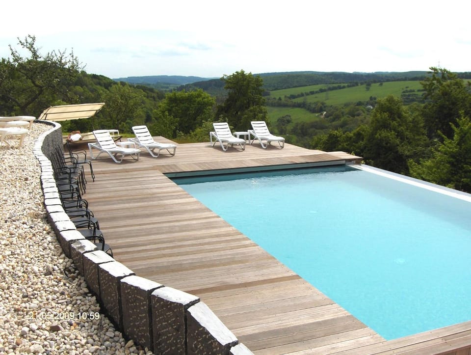 Burghaus & Villa Kronenburg Hotel in Vulkaneifel
