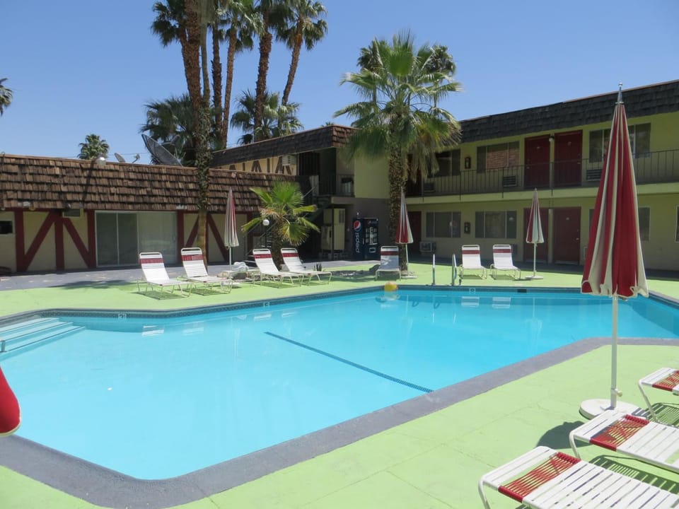 Desert Lodge Motel in Palm Springs