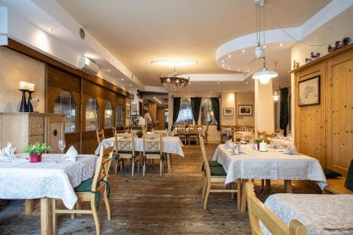 Hotel Zum Hirschen Hotel in Tyrol
