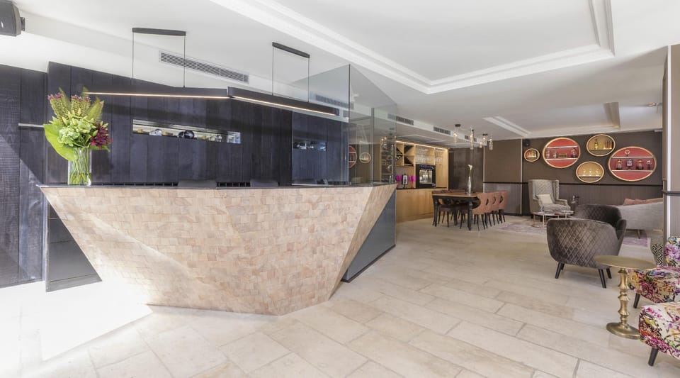 Hotel Du Cadran Hotel in Paris