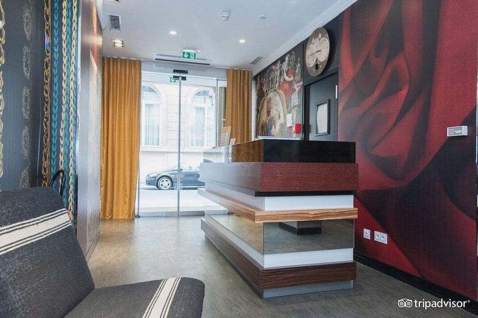 Hotel du Continent Hotel in Paris