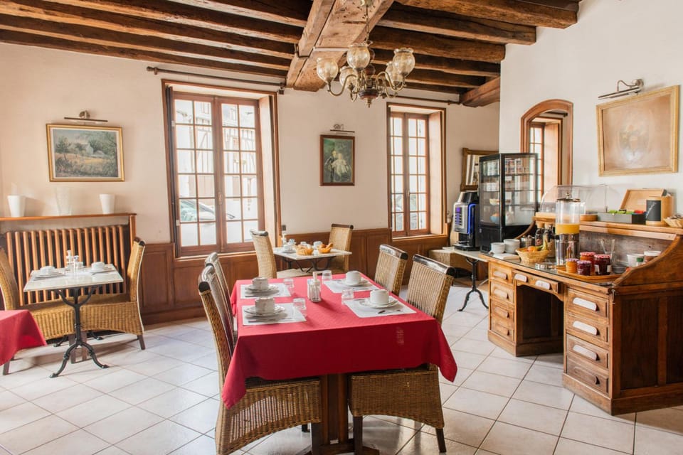 Le Relais Des Templiers Hotel in Centre-Val de Loire