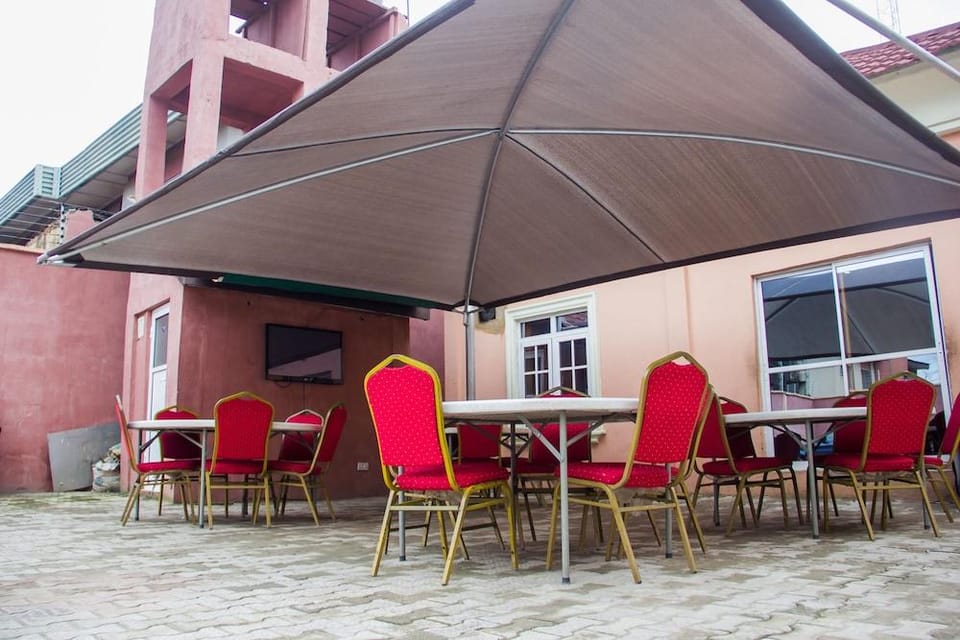 Glass House Suites Annex Hotel in Lagos