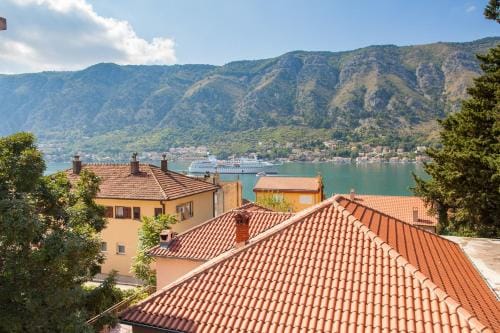 Apartments & Rooms Jelka Hotel in Dobrota