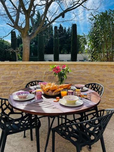 Residence Les Sources Hotel in Saint-Remy-de-Provence