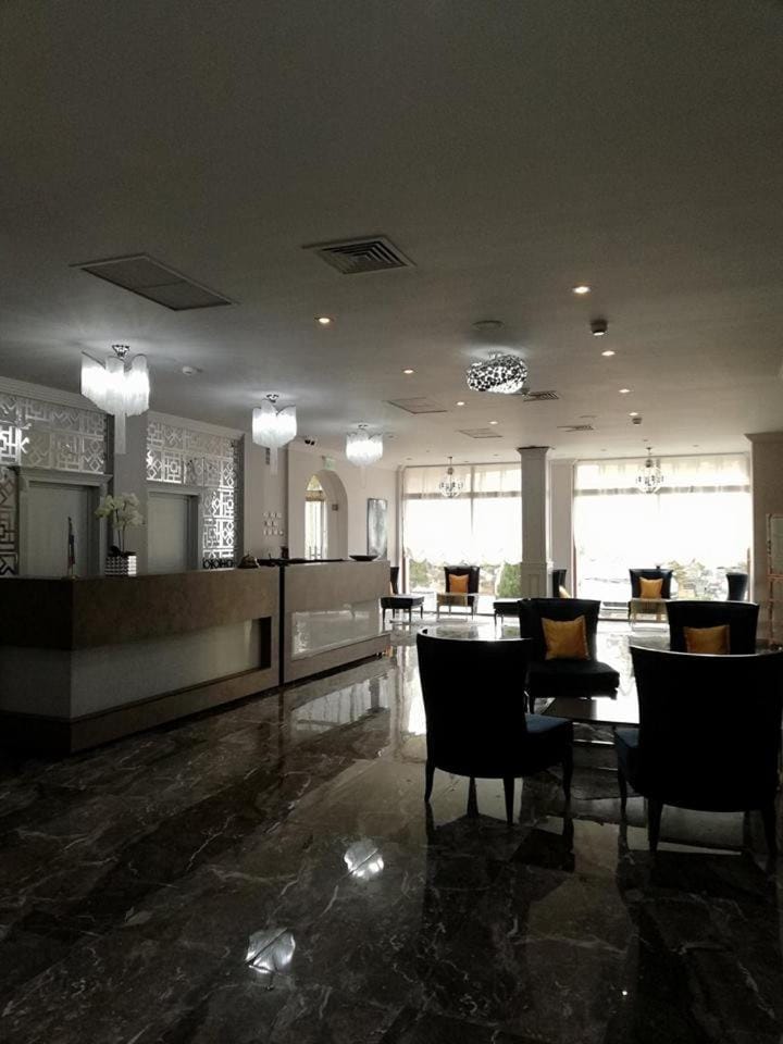 Shared lounge/TV area