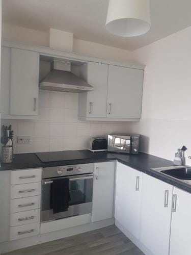 Cherry Tree, Warrington, Smart Tv, High Speed Wifi Hotel in Warrington