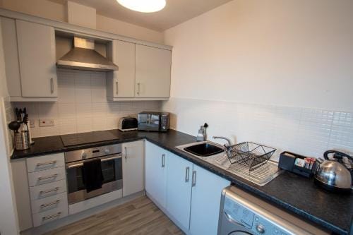 Cherry Tree, Warrington, Smart Tv, High Speed Wifi Hotel in Warrington