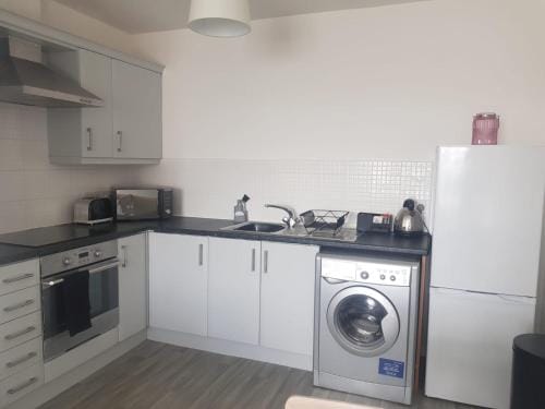 Cherry Tree, Warrington, Smart Tv, High Speed Wifi Hotel in Warrington