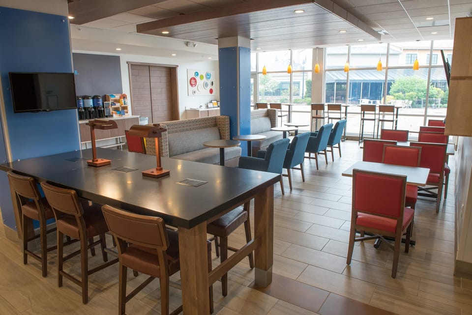 Holiday Inn Express & Suites Mishawaka - South Bend By IHG Hotel in Granger