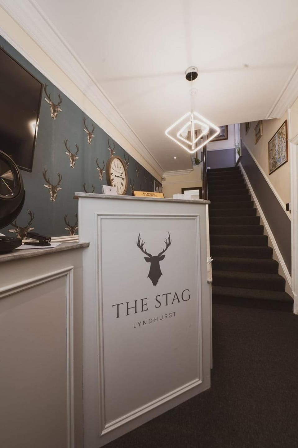 The Stag Hotel and Mailmans Arms Hotel in Lyndhurst
