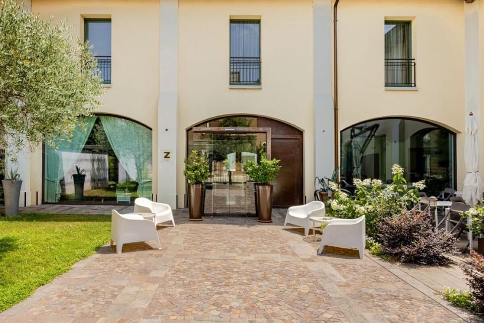 The Ziba Hotel & Spa Hotel in Peschiera del Garda