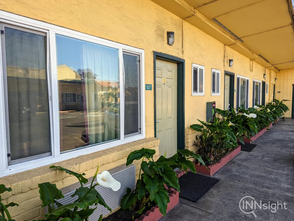 Deluxe Inn Motel in Daly City