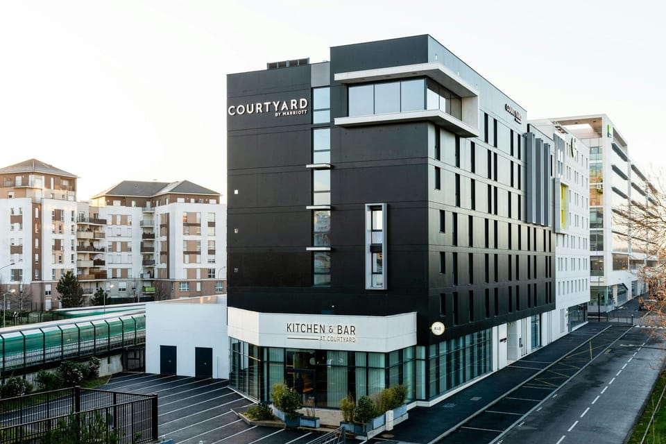 Courtyard by Marriott Paris Creteil Hotel in Créteil