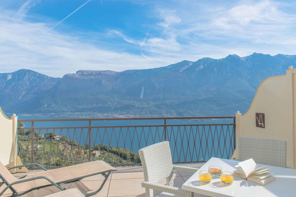Village Hotel Lucia Hotel in Tignale
