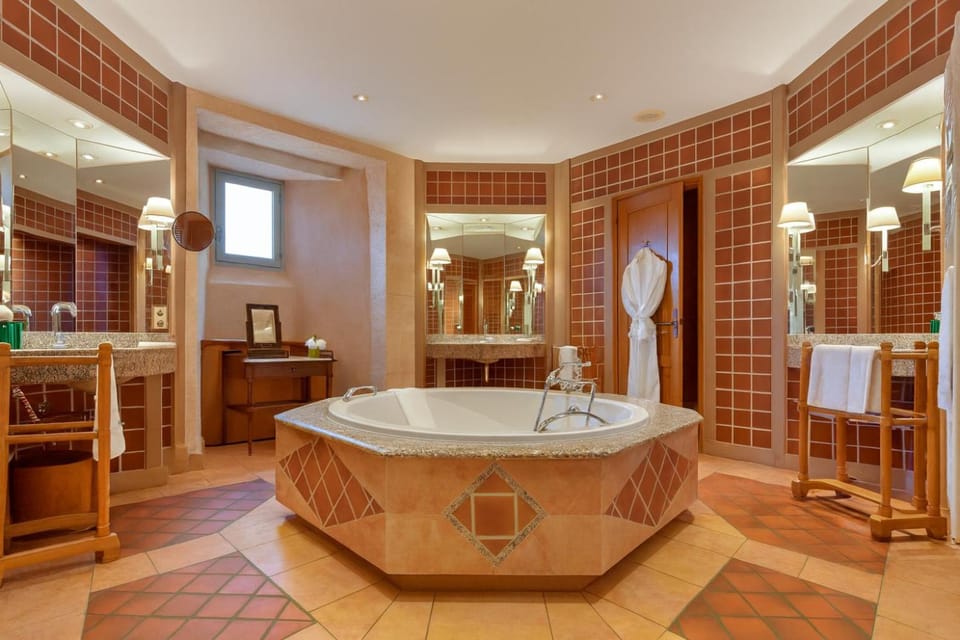 Hotel Golf Chateau De Chailly Hotel in Bourgogne-Franche-Comté