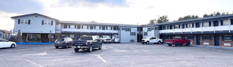 Regency Inn Motel in Dodge City