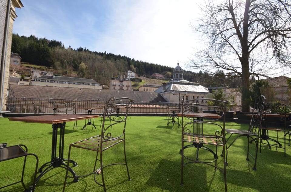 L'Empereur, sa Femme et le petit Prince Hotel in Vosges