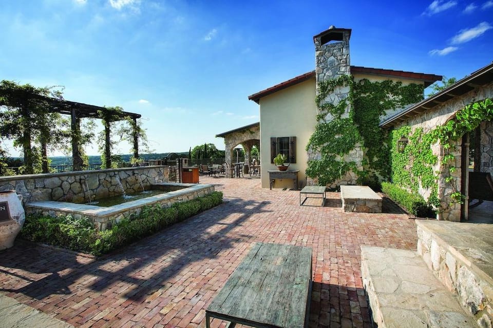 Stablewood Springs Resort Hotel in Rio Grande