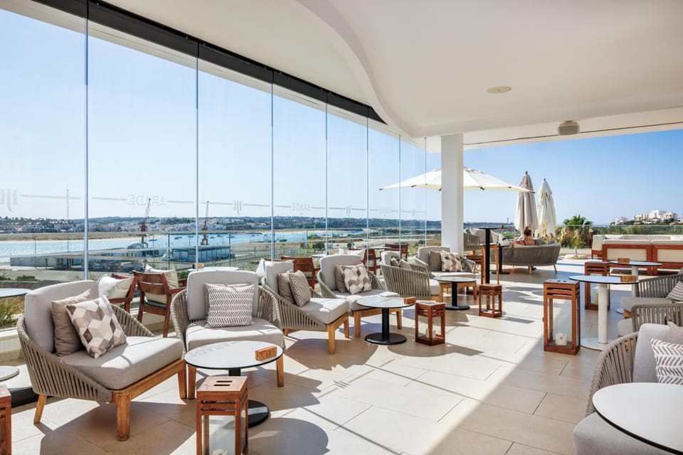 Bar/lounge