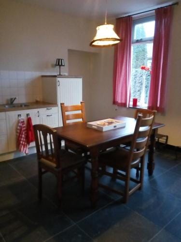 Vakantiehuis In het Voorhuis Hotel in North Brabant (province)
