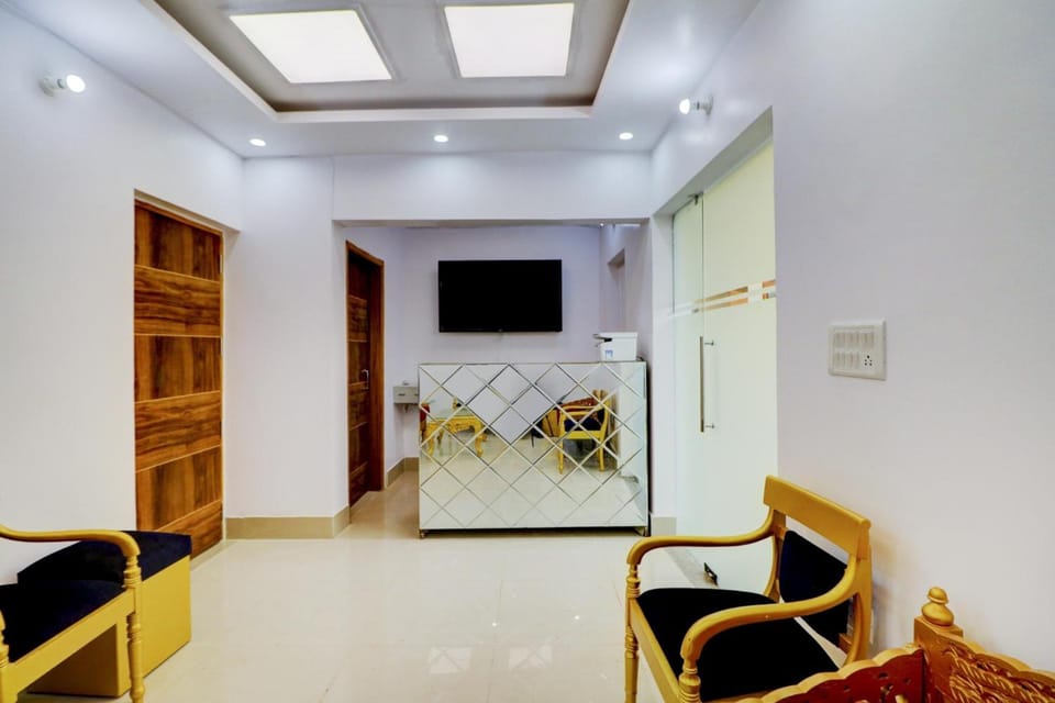 Hotel O Palace At Seventy Two Near Iskcon Temple Noida Hotel in Noida