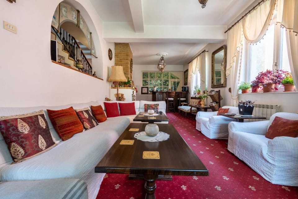 Shared lounge/TV area