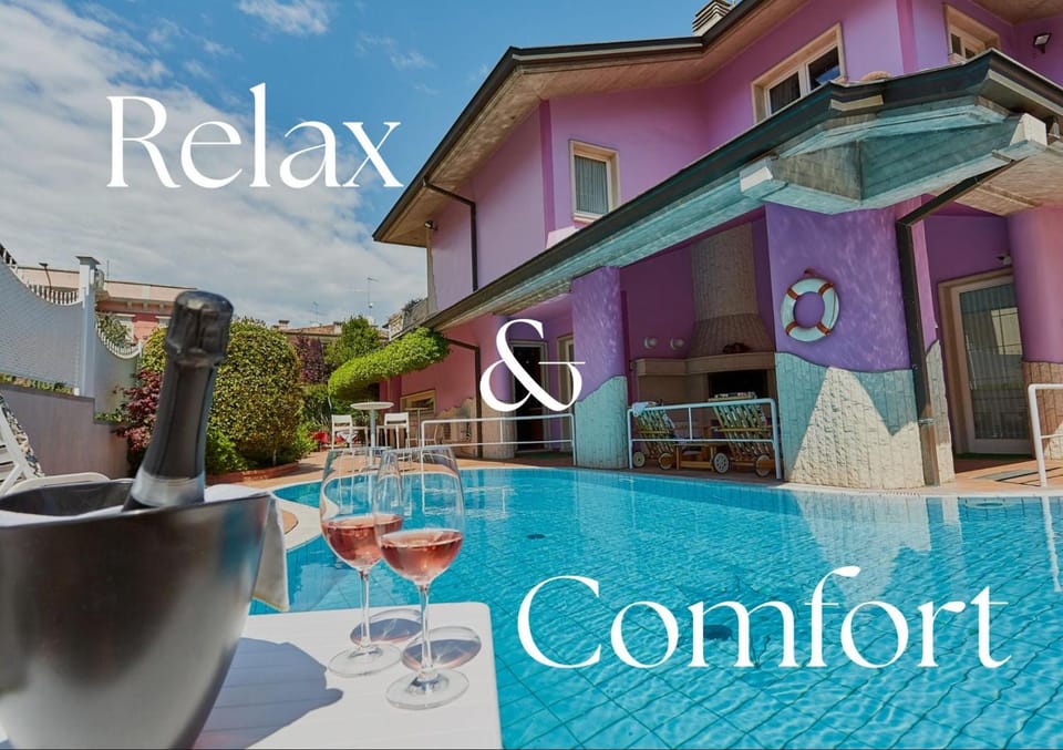 HOTEL Villa Lilla Hotel in Desenzano del Garda